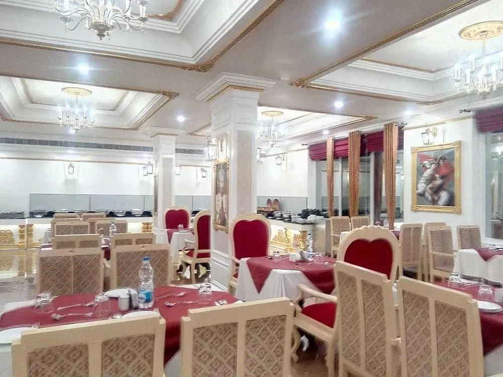 The Windsor Castle Otel Kottayam 4*,  Hindistan