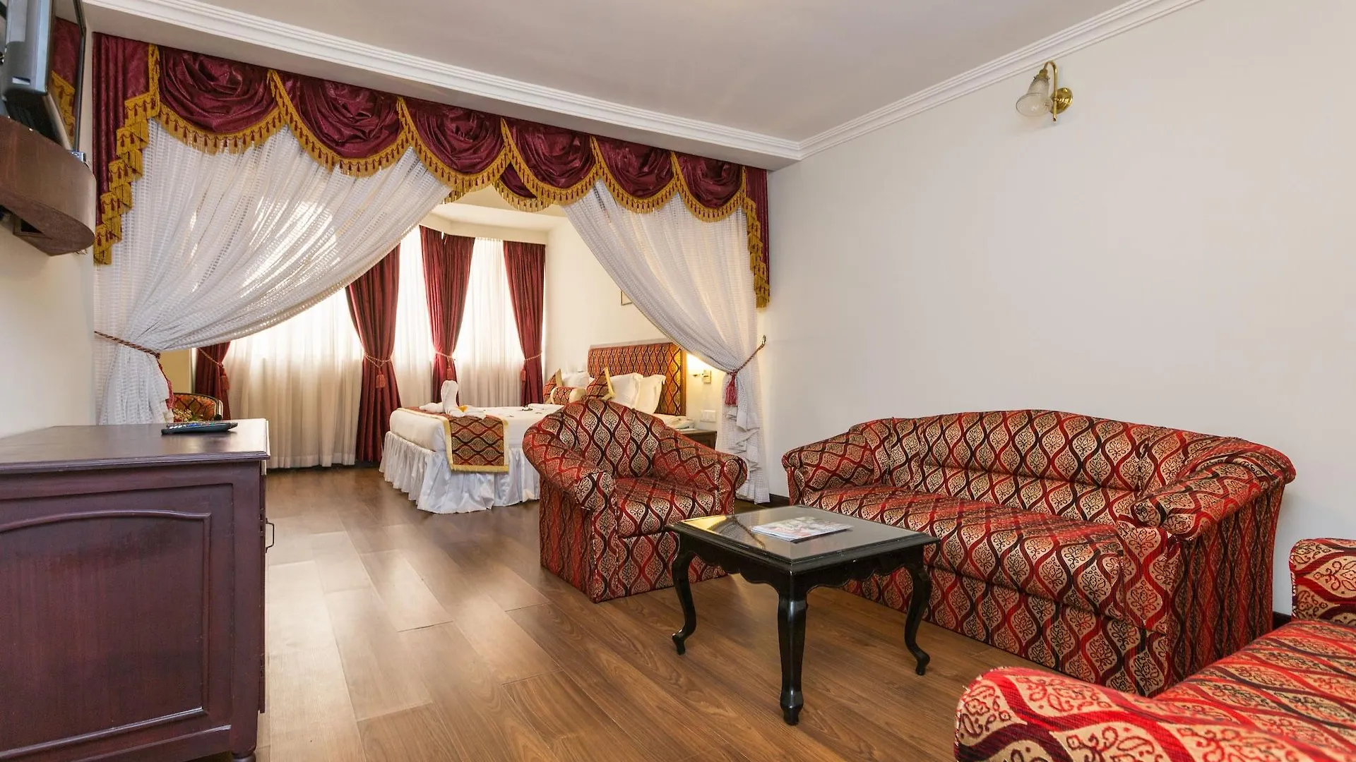 The Windsor Castle Otel Kottayam Hindistan