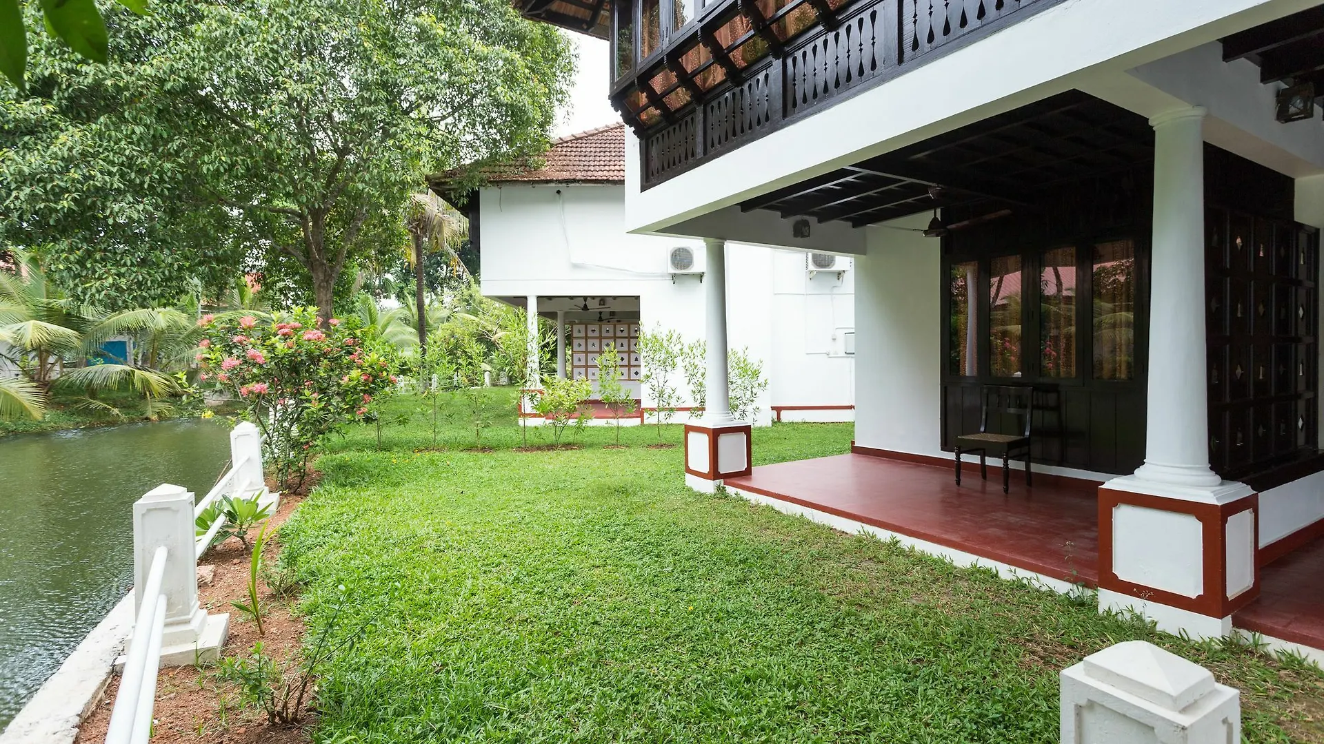The Windsor Castle Otel Kottayam