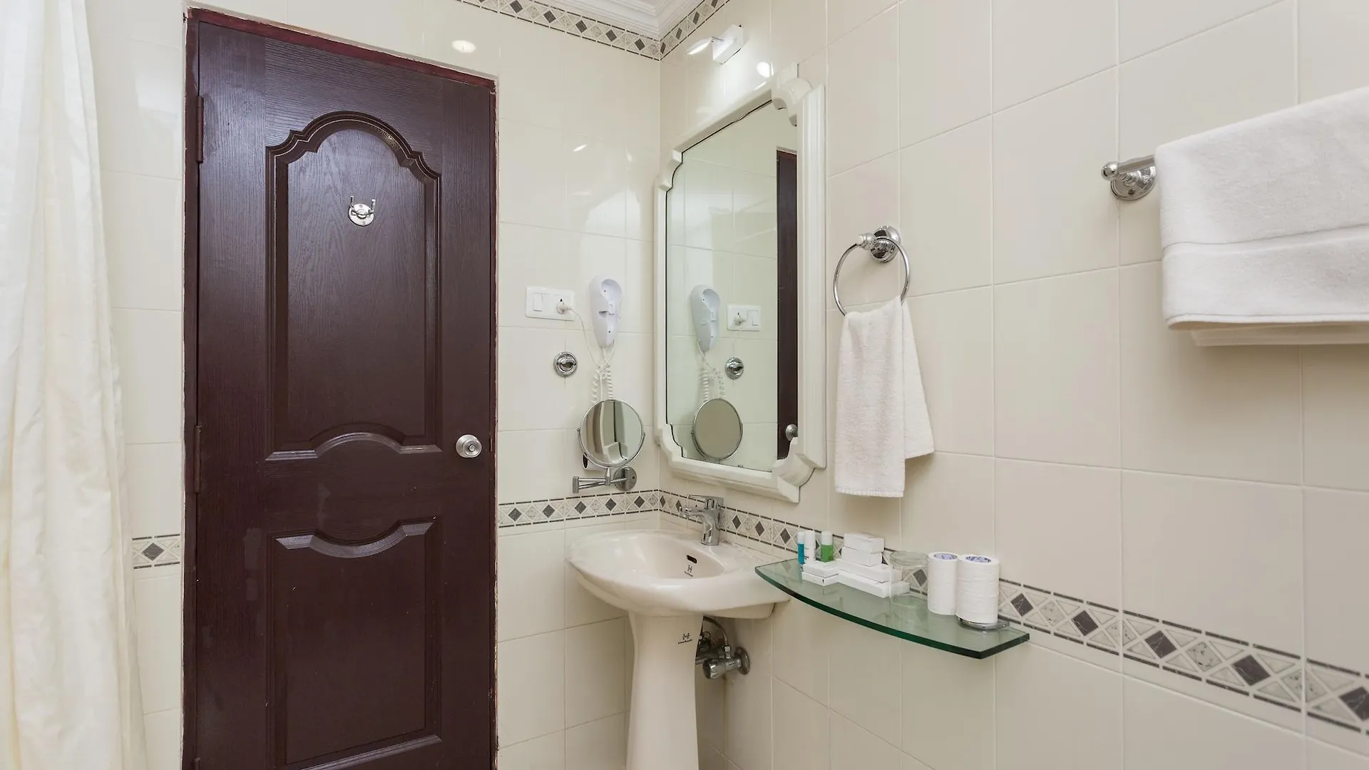 The Windsor Castle Hotel Kottayam